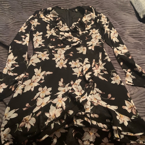 Missguided Dresses & Skirts - Missguided floral dress